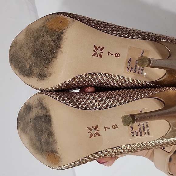 BCBGeneration ROSE GOLD PEEP TOE BOOTIE BOOT Size 7 - Picture 6 of 7